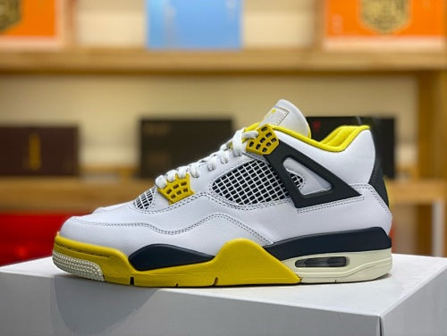 AIR JORDAN 4